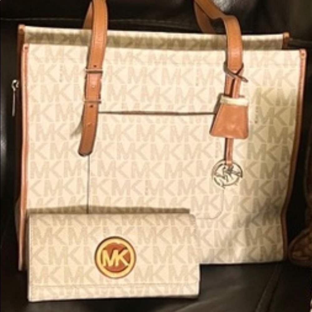 Gently Used Michael Kors Set